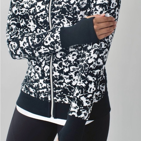 Lululemon Scuba Hoodie III - Picture 5 of 9